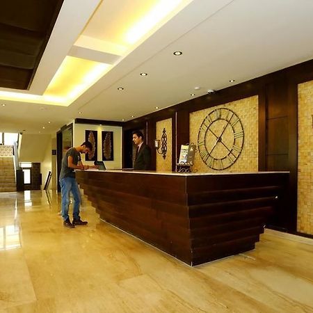 Hotel Pine Spring Wazir Bagh Srīnagar Buitenkant foto