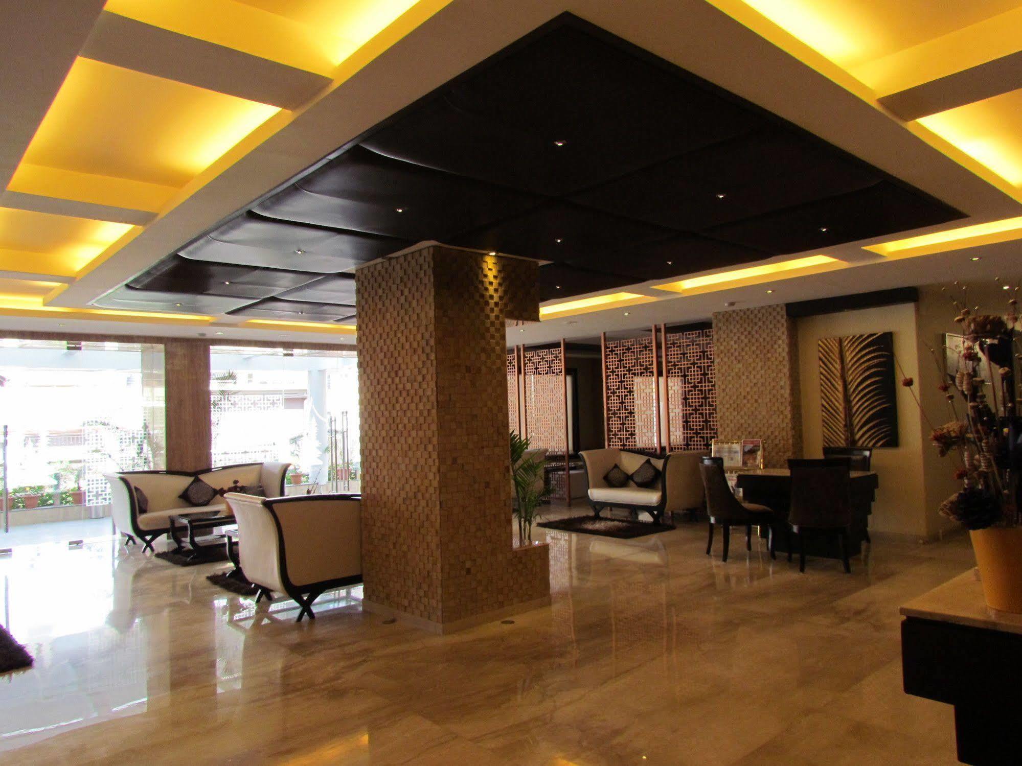 Hotel Pine Spring Wazir Bagh Srīnagar Buitenkant foto